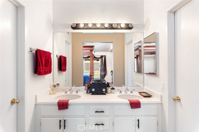 Detail Gallery Image 10 of 19 For 33268 via Chapparo, Temecula,  CA 92592 - 3 Beds | 2 Baths