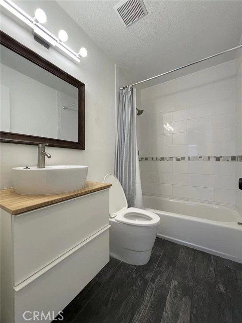 Detail Gallery Image 5 of 12 For 720 S Marengo Ave #4,  Pasadena,  CA 91106 - 3 Beds | 2/1 Baths