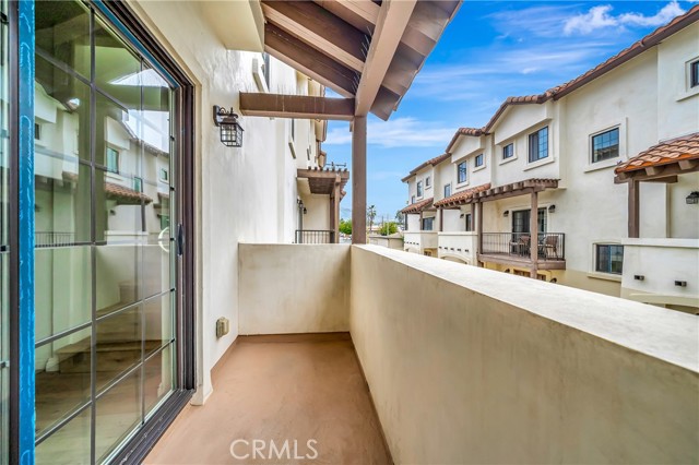 Detail Gallery Image 14 of 24 For 1101 N Maclay Ave #11,  San Fernando,  CA 91340 - 2 Beds | 3/1 Baths