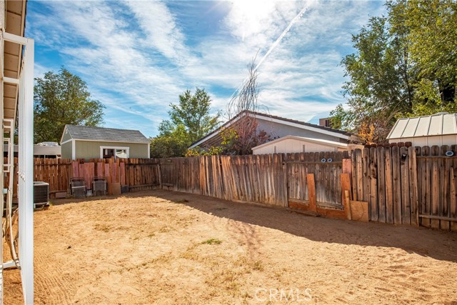 Detail Gallery Image 13 of 35 For 9912 Putter Ct, California City,  CA 93505 - 3 Beds | 2 Baths