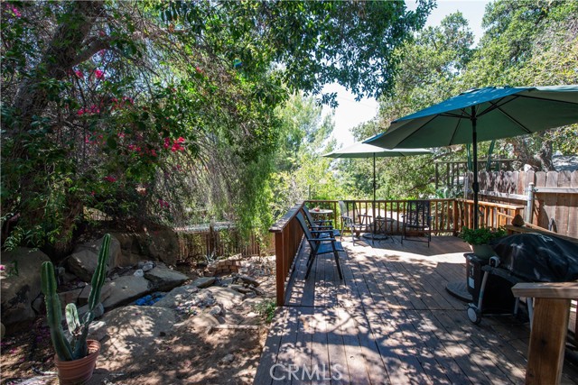 23329 Raymond Street, Chatsworth CA: https://media.crmls.org/medias/0614fa85-9cae-4083-910f-c9e74626633f.jpg