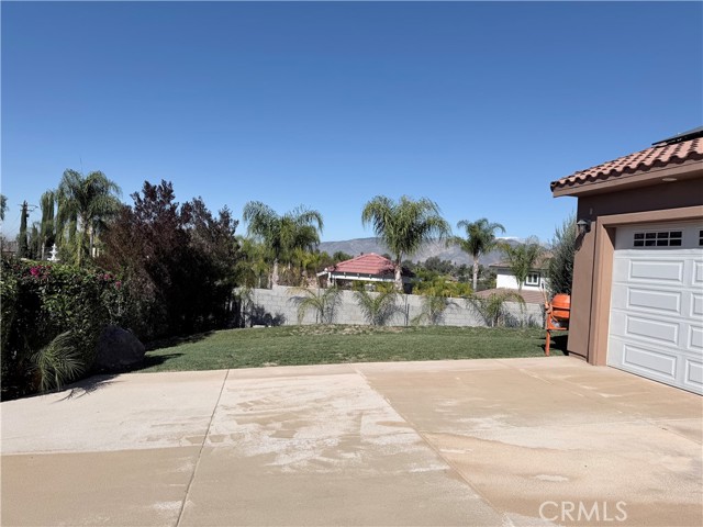 Detail Gallery Image 4 of 52 For 27370 Stonehenge, Hemet,  CA 92544 - 5 Beds | 4/1 Baths