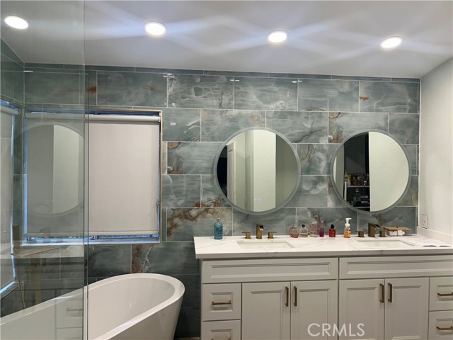 Detail Gallery Image 12 of 26 For 10075 Desert Mallow, Moreno Valley,  CA 92557 - 5 Beds | 3 Baths