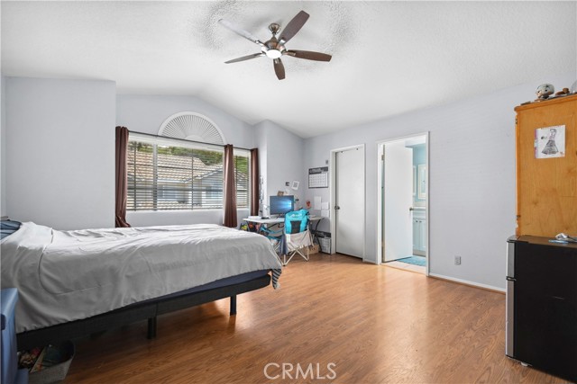 20981 Oakville, Lake Forest CA: https://media.crmls.org/medias/06162d24-9ff8-4c99-b15d-35f20fedfefa.jpg