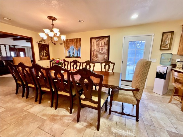 10195 Shangri La Avenue, Hesperia CA: https://media.crmls.org/medias/06175c7b-8499-436e-bb84-2bb6ac59bc4a.jpg