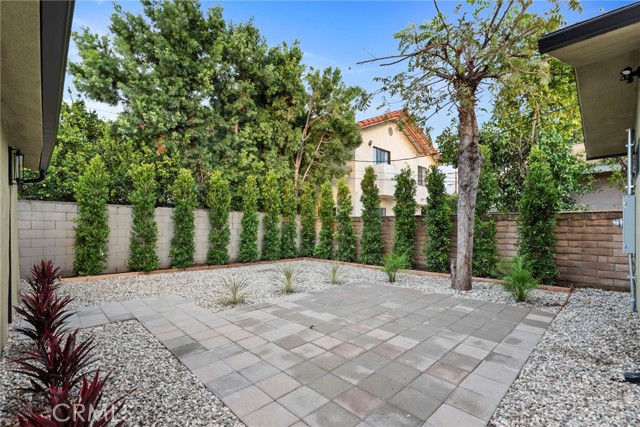 5105 Buchanan, Los Angeles CA: https://media.crmls.org/medias/0618371f-e3c1-40fd-a05c-1c4168b71869.jpg