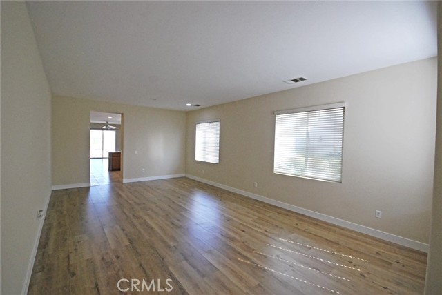 27849 Alta Vista Avenue, Valencia CA: https://media.crmls.org/medias/06183eec-c14d-433e-9e37-7917b4284f27.jpg