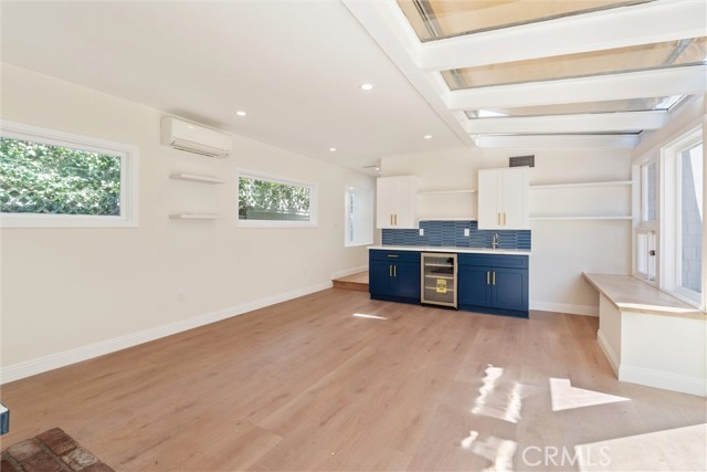 Detail Gallery Image 12 of 16 For 869 10th St, Manhattan Beach,  CA 90266 - 3 Beds | 2 Baths
