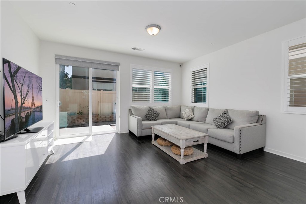 MLS #WS25178644 img 7