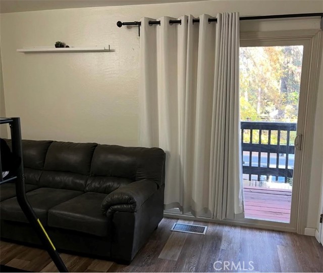 Detail Gallery Image 11 of 15 For 22903 Waters Drive, Crestline,  CA 92325 - 2 Beds | 2 Baths