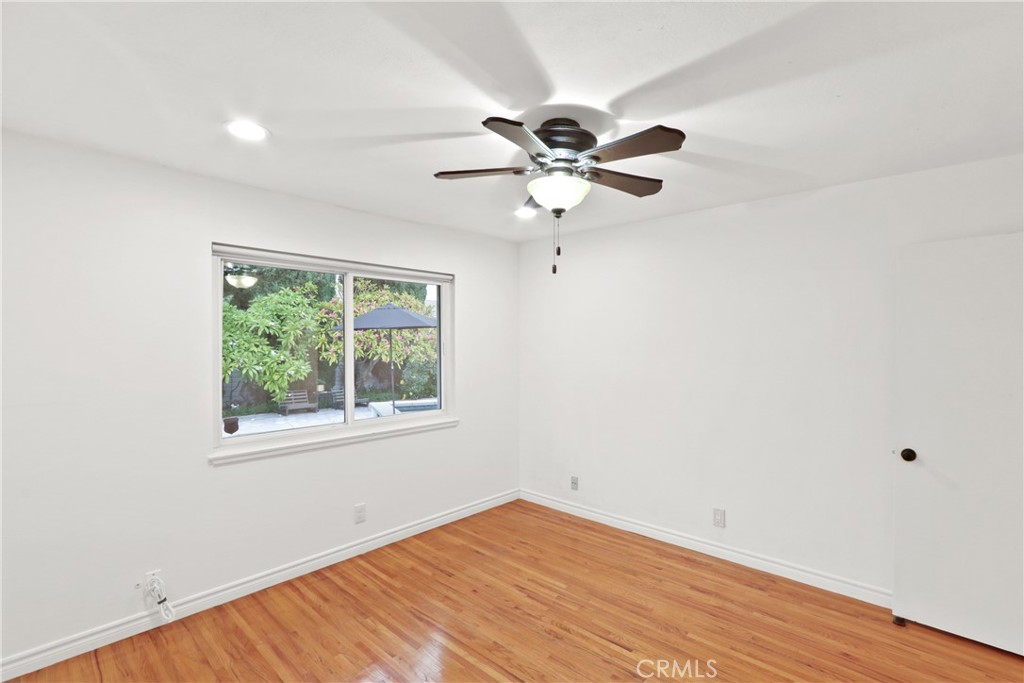 MLS #OC25260013 image #22