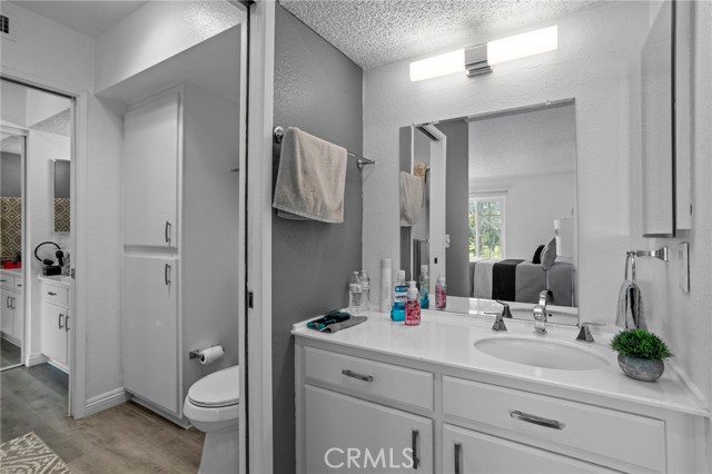 Detail Gallery Image 15 of 33 For 1981 W Bayshore, Anaheim,  CA 92801 - 3 Beds | 2/1 Baths