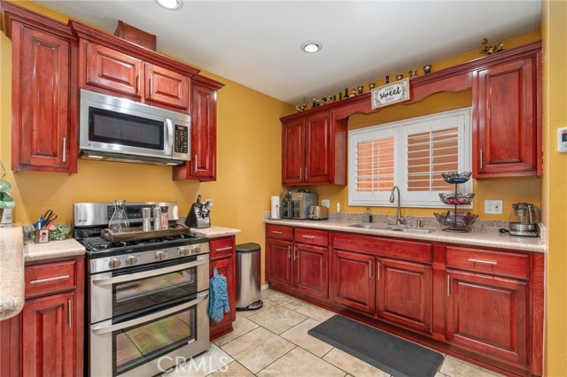 Detail Gallery Image 18 of 41 For 10240 Atlantic Ave, South Gate,  CA 90280 - – Beds | – Baths