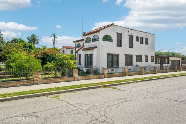 3098 N Arrowhead Avenue, San Bernardino CA: https://media.crmls.org/medias/061a841f-1a07-4995-b5f4-500651b49aea.jpg