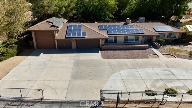 14705 Mandan Road, Apple Valley CA: https://media.crmls.org/medias/061adbfd-807c-48fe-b878-8793a0f134a4.jpg