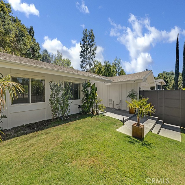 23020 Wrencrest Drive, Calabasas CA: https://media.crmls.org/medias/061b44ae-e99e-4d68-8fa3-138897b1664c.jpg