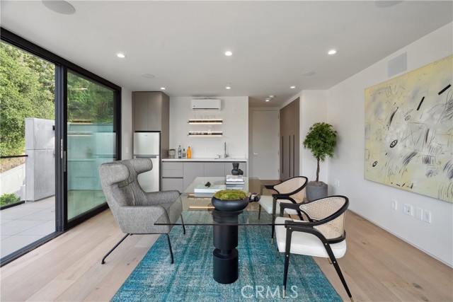3670 Buena Park Drive, Studio City CA: https://media.crmls.org/medias/061ba4bd-9849-4f07-b5a9-24fe4a1cfc16.jpg