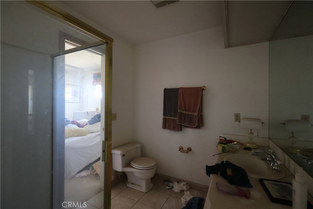 https://media.crmls.org/medias/061c03f8-b441-4d97-bdda-e7e2f8807037.jpg?preset=X-Large
