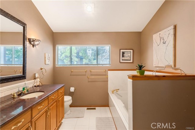 Detail Gallery Image 22 of 39 For 1954 Nob Hill Dr, Running Springs,  CA 92382 - 4 Beds | 2 Baths