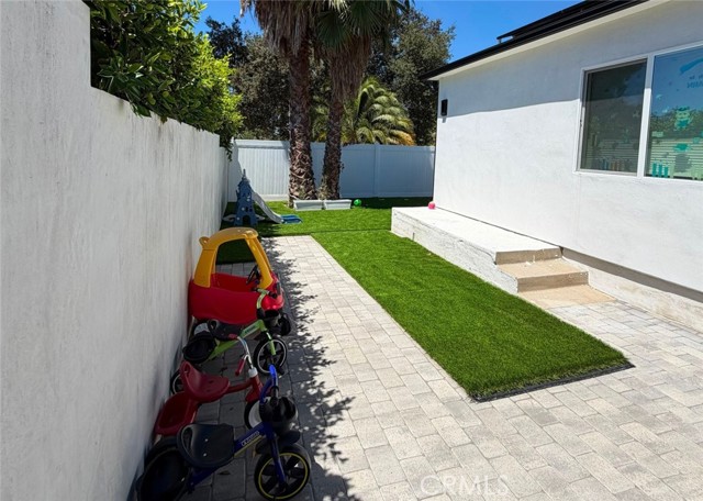  Commercial for Sale in Tujunga, California