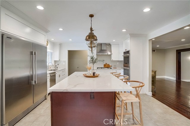 12415 Killion Street, Valley Village CA: https://media.crmls.org/medias/061d5bce-d50d-4e51-881d-925bc6c095e1.jpg