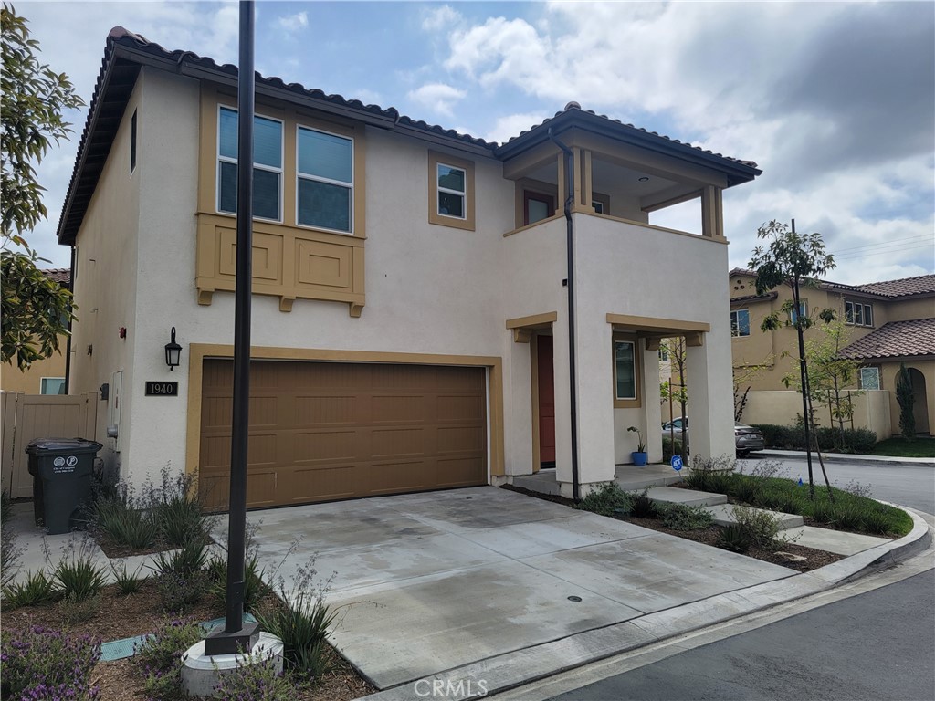 1940 N Bloom Drive