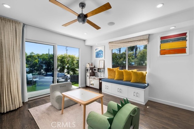 Detail Gallery Image 19 of 22 For 1049 14th St, Manhattan Beach,  CA 90266 - 3 Beds | 2 Baths