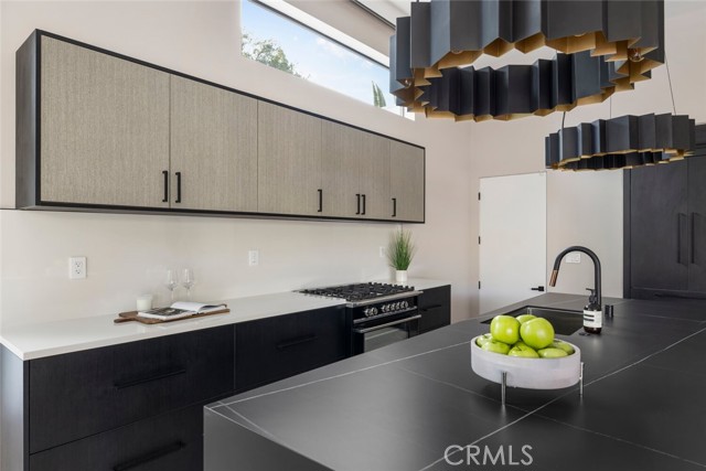 Detail Gallery Image 23 of 51 For 22020 Alizondo, Woodland Hills,  CA 91364 - 3 Beds | 3 Baths