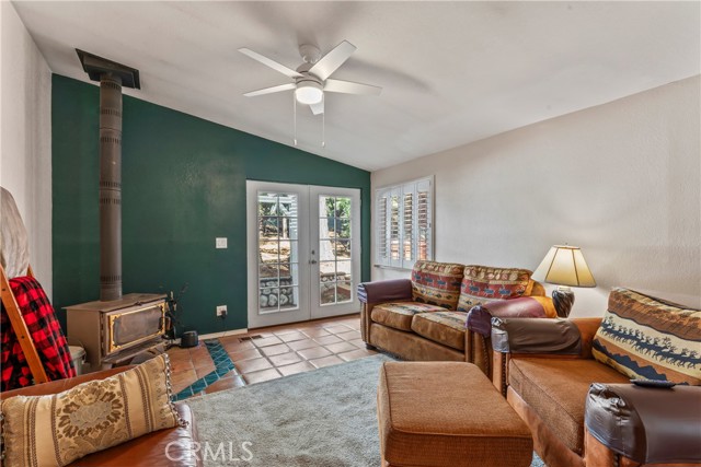 Detail Gallery Image 22 of 35 For 2113 Spring Oak, Running Springs,  CA 92382 - 3 Beds | 2 Baths