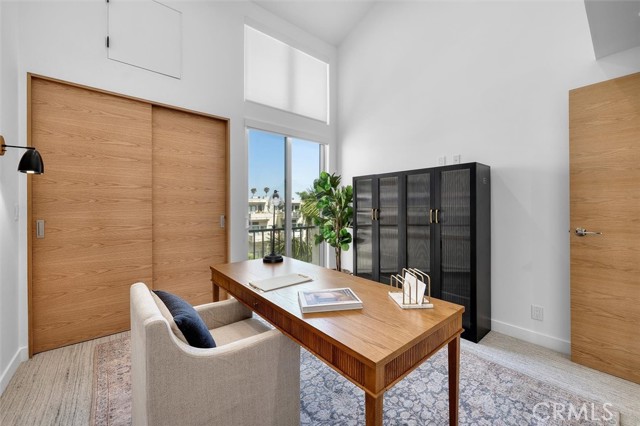 555 Esplanade, Redondo Beach CA: https://media.crmls.org/medias/061ffe77-a61c-49a2-8a45-f5a0bee2691c.jpg