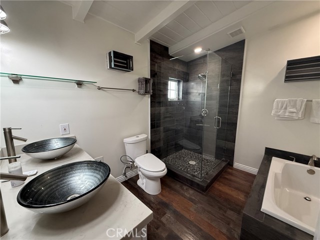 Detail Gallery Image 6 of 8 For 307 Anade Ave, Newport Beach,  CA 92661 - 3 Beds | 3 Baths