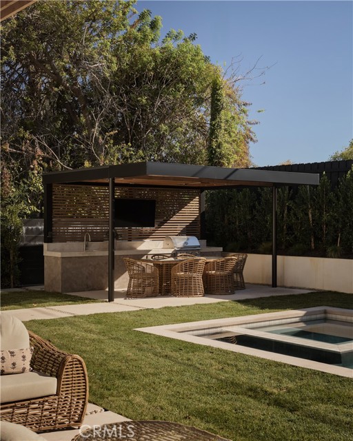 Detail Gallery Image 32 of 33 For 23740 Killion St, Woodland Hills,  CA 91367 - 4 Beds | 3 Baths