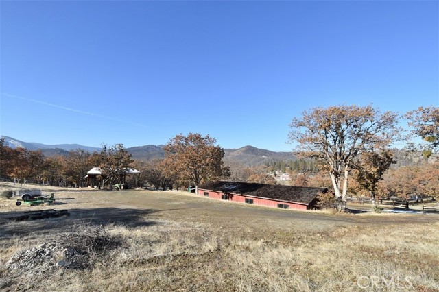 Detail Gallery Image 27 of 39 For 2530 W State Highway 3 Rd, Yreka,  CA 96097 - 4 Beds | 4/1 Baths