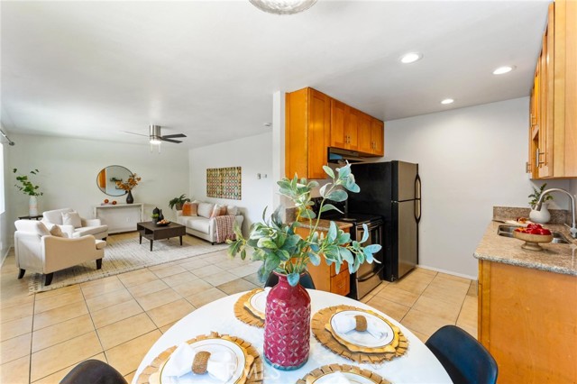 5535 Ackerfield Avenue, Long Beach CA: https://media.crmls.org/medias/062209c3-0357-47b5-97ad-e2c57d343864.jpg