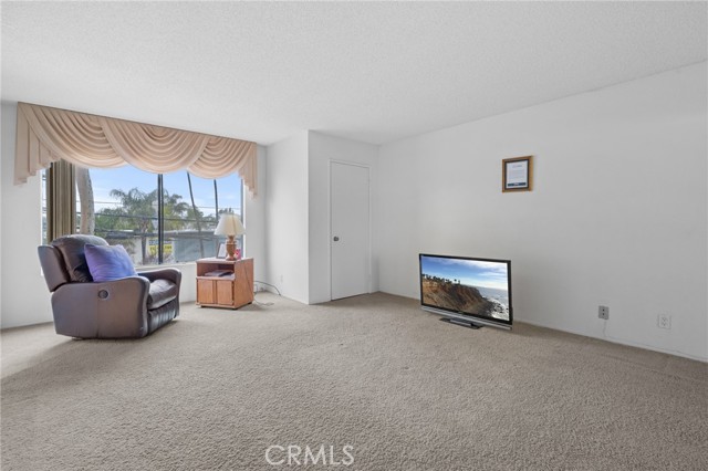 Detail Gallery Image 14 of 23 For 10338 Zelzah Ave #2,  Northridge,  CA 91326 - 3 Beds | 3 Baths