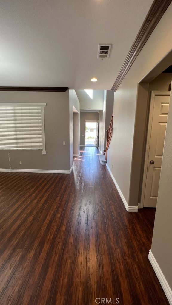 Detail Gallery Image 14 of 27 For 28467 Falcon Crest, Canyon Country,  CA 91351 - 4 Beds | 3 Baths