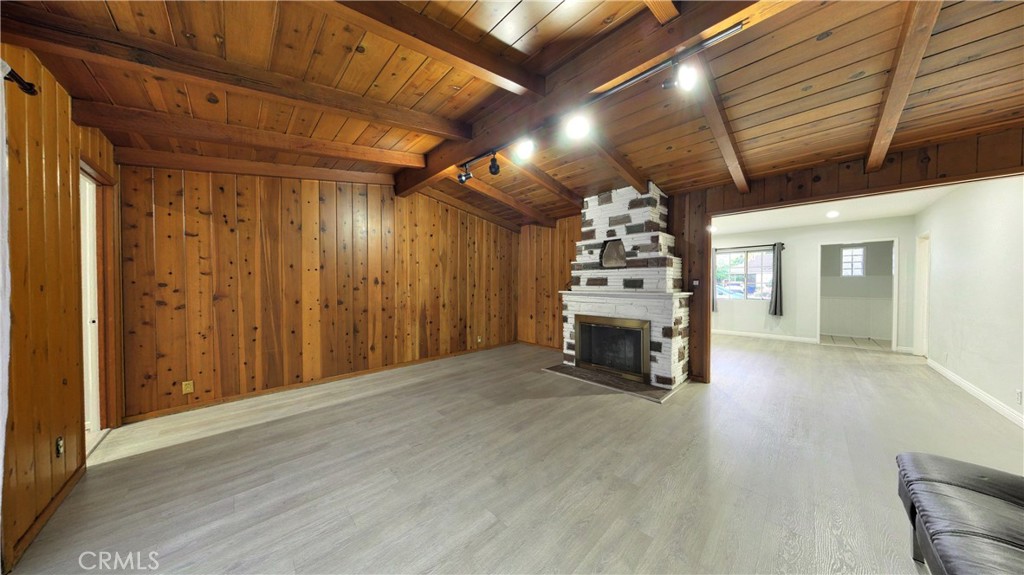 118 W Magna Vista