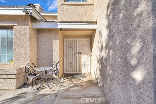 Detail Gallery Image 5 of 67 For 12860 Mar Vista Dr, Apple Valley,  CA 92308 - 5 Beds | 4/1 Baths