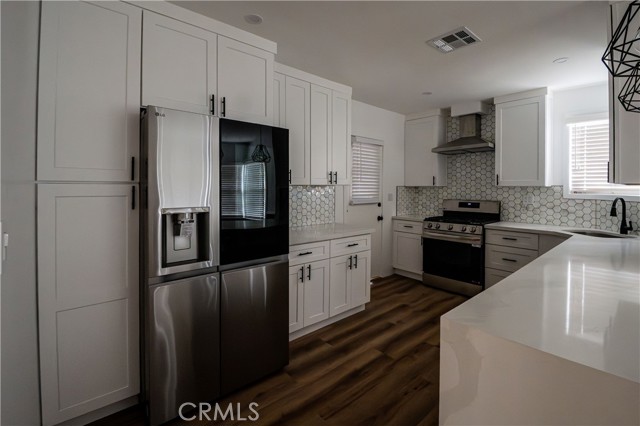 Detail Gallery Image 5 of 19 For 1110 N Van Ness Ave, Compton,  CA 90221 - 3 Beds | 2 Baths