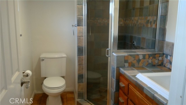 2420 Maine Avenue, Long Beach CA: https://media.crmls.org/medias/06253064-6b4d-4bc9-b09a-4e36c3e727f1.jpg