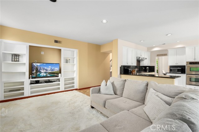 61 Summitcrest, Rancho Santa Margarita CA: https://media.crmls.org/medias/0625aa00-1164-4c02-8ac8-a1737439600d.jpg