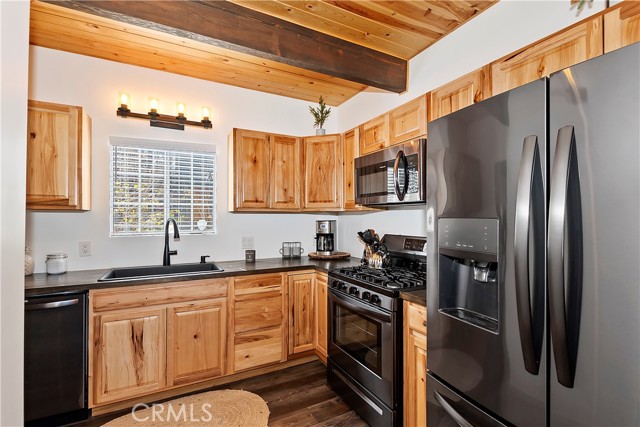 Detail Gallery Image 17 of 45 For 334 Jeffries Rd, Big Bear Lake,  CA 92315 - 1 Beds | 2 Baths