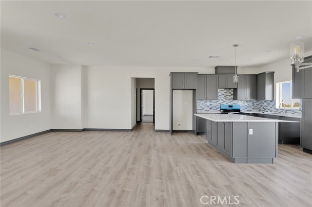 Detail Gallery Image 7 of 36 For 12015 Rosado Rd, Pinon Hills,  CA 92372 - 4 Beds | 2/1 Baths