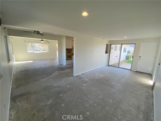 Detail Gallery Image 8 of 31 For 12045 Bayless St, Moreno Valley,  CA 92557 - 3 Beds | 2 Baths