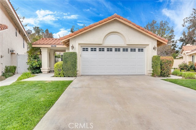 Detail Gallery Image 4 of 42 For 15656 Meadow Dr, Canyon Country,  CA 91387 - 3 Beds | 2 Baths