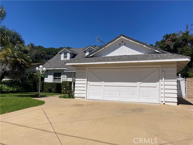 Detail Gallery Image 2 of 36 For 16747 Armstead St, Granada Hills,  CA 91344 - 4 Beds | 2 Baths