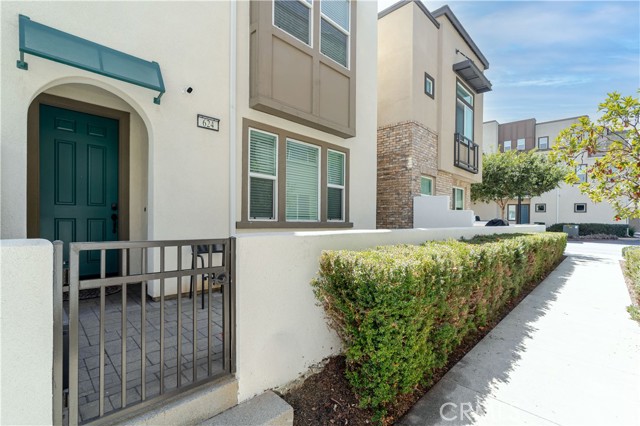 Private, gated front patio