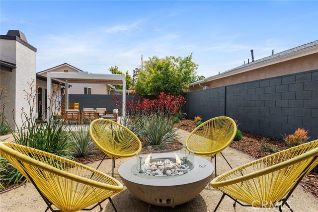 Detail Gallery Image 36 of 42 For 5607 Royer Ave, Woodland Hills,  CA 91367 - 4 Beds | 2 Baths