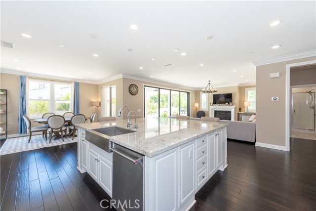 Detail Gallery Image 7 of 47 For 102 Diamondback, Irvine,  CA 92618 - 4 Beds | 4 Baths