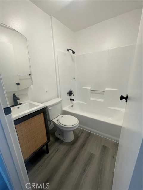 Detail Gallery Image 14 of 22 For 1758 N Kingsley Dr #2,  Los Angeles,  CA 90027 - 2 Beds | 2 Baths